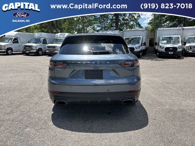 Used 2019  Porsche Base image 7