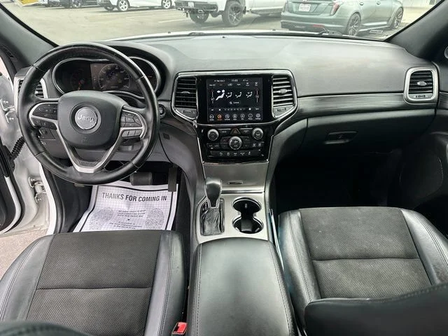 Used 2020  Jeep Altitude image 23