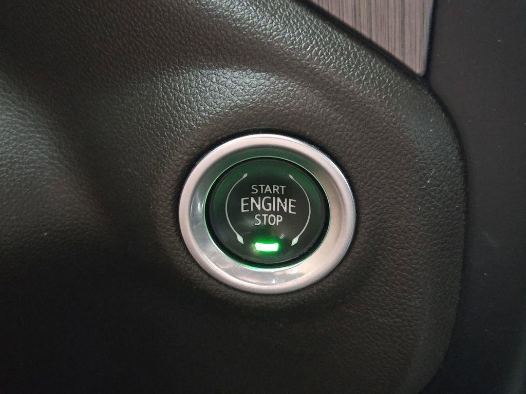 Used 2019 Black GMC Denali image 22