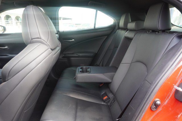 Used 2024  Lexus UX 250h F SPORT Handling image 23