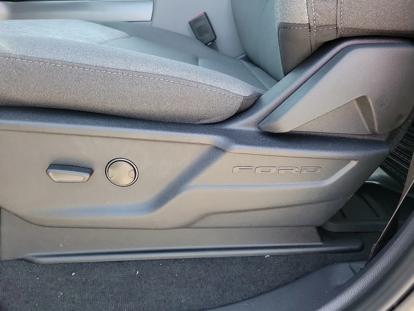 New 2026 Argon Blue Metallic Ford F-250&reg; XLT image 13