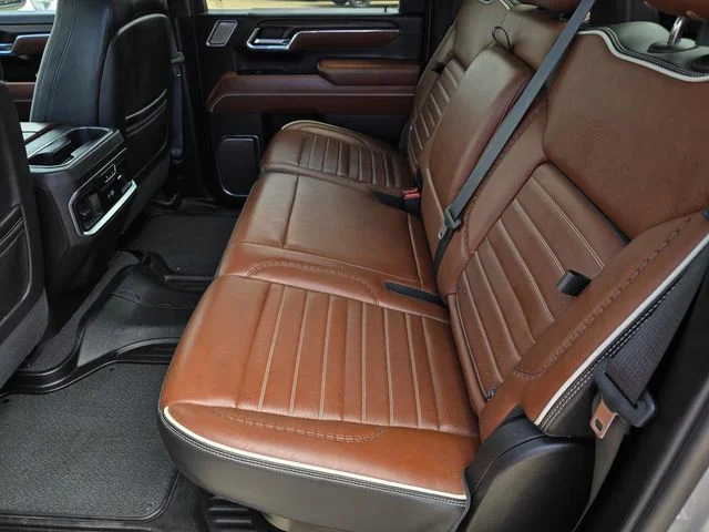 Used 2024 Silver GMC Denali Ultimate image 33