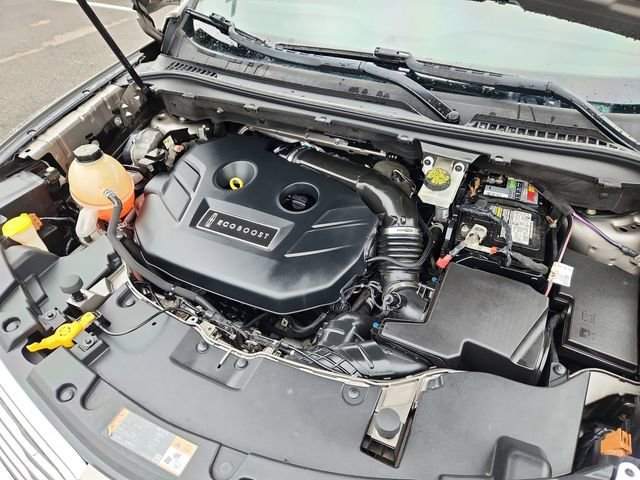 Used 2017 Gray Lincoln Reserve image 16