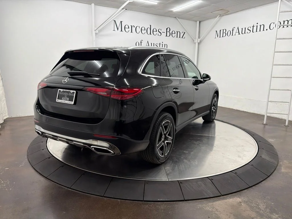 New 2027 Black Mercedes-Benz GLC 300 image 7