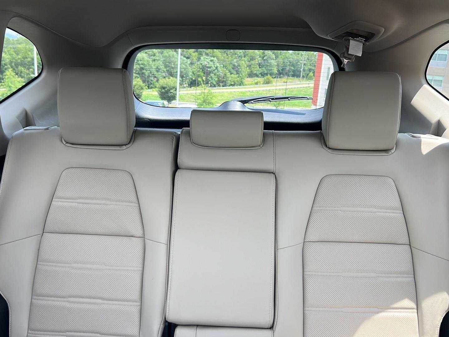 Used 2022 Platinum White Pearl Honda Touring image 13