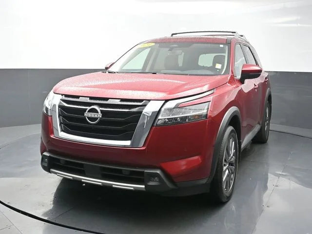 2024 Nissan Pathfinder SL 2WD's photo