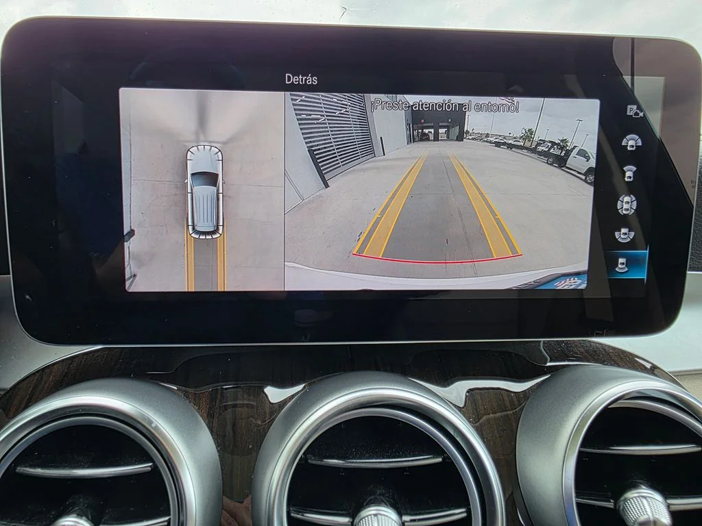 Used 2022 White Mercedes-Benz GLC 300 image 12