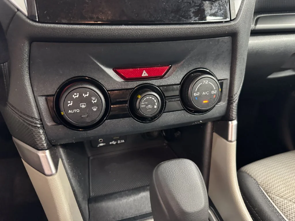 Used 2021 White Subaru Base image 23