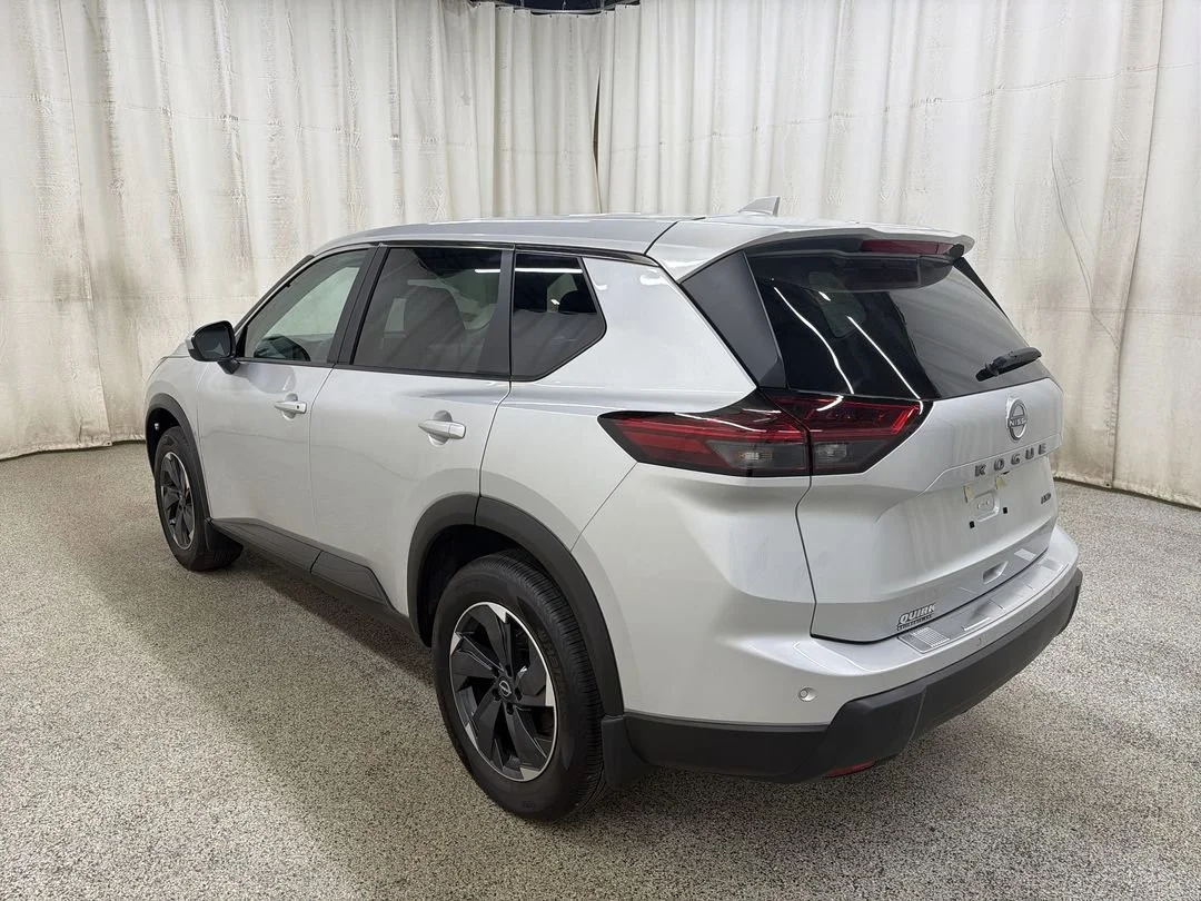 2025 Nissan Rogue SV - Photo 9