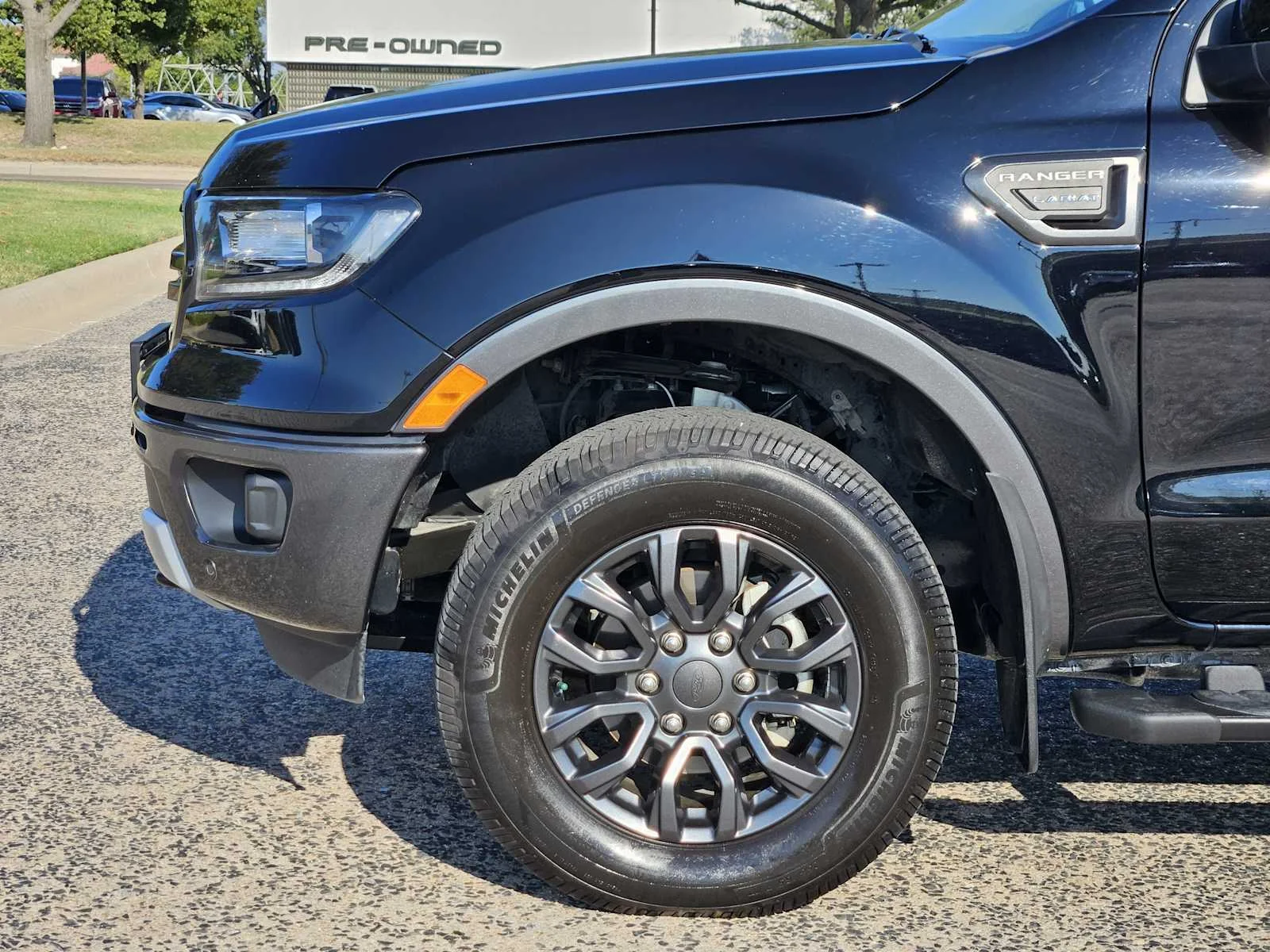 Used 2019 Shadow Black Ford LARIAT image 5