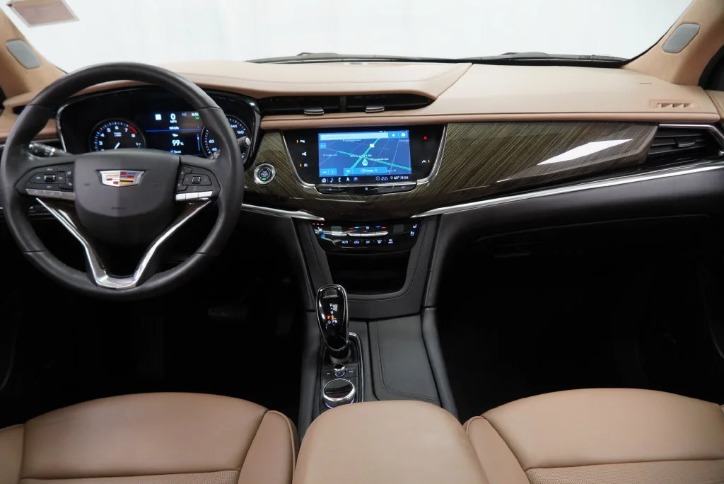 Used 2020 White Cadillac Premium Luxury image 4