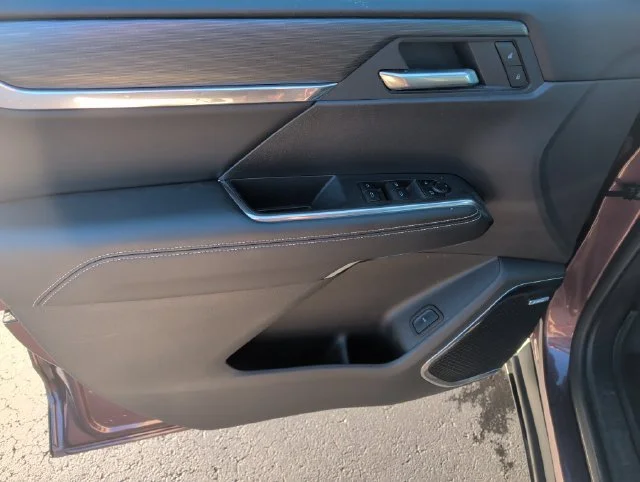 Used 2025 Crystal Metallic GMC Elevation image 12