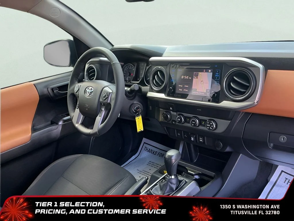 Used 2019  Toyota SR5 image 11