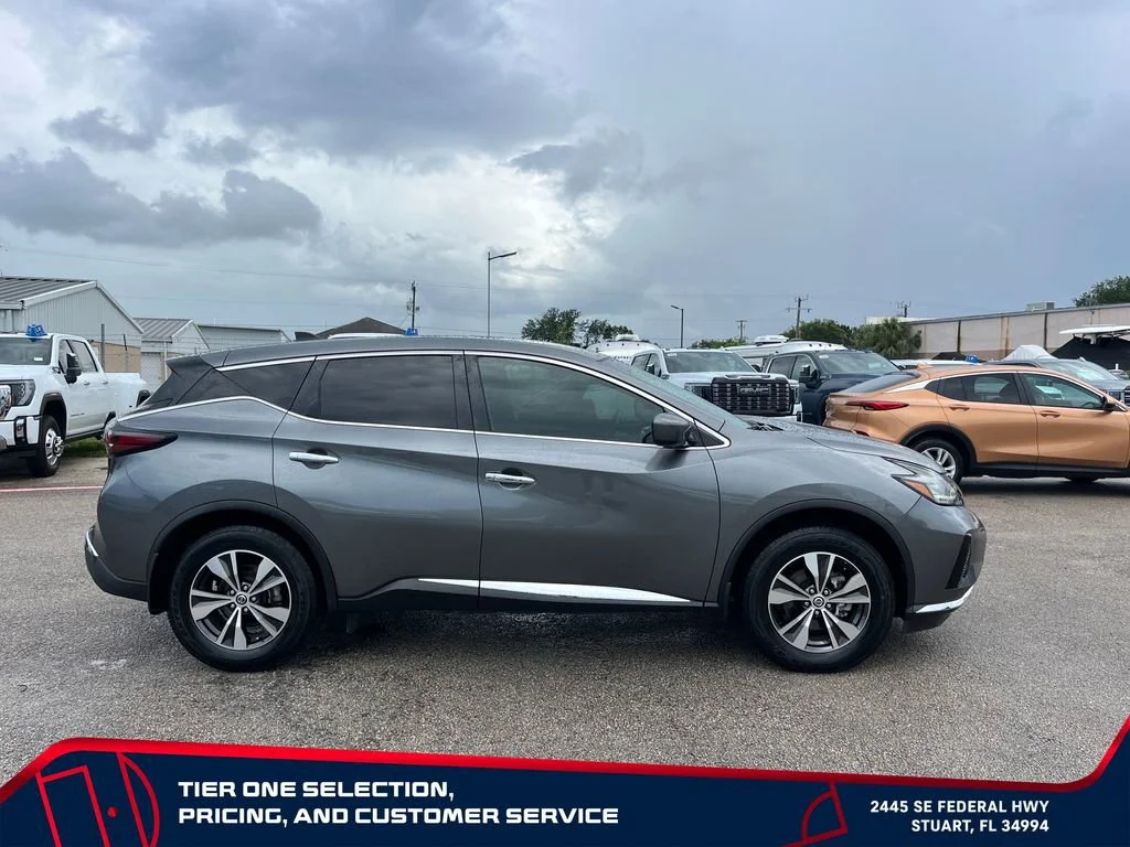 Used 2022 Gray Nissan S FWD image 8