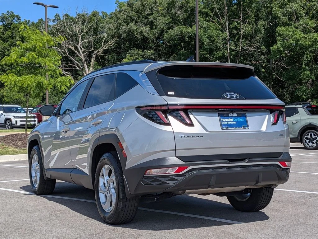 Used 2023 Silver Hyundai SEL image 5