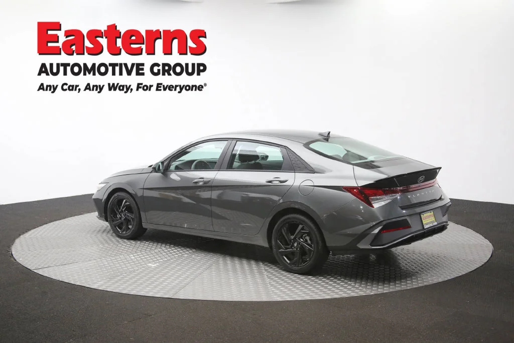 Used 2026 Gray Hyundai SEL Sport image 63