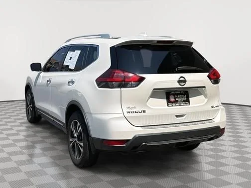 Used 2018 White Nissan SL image 5