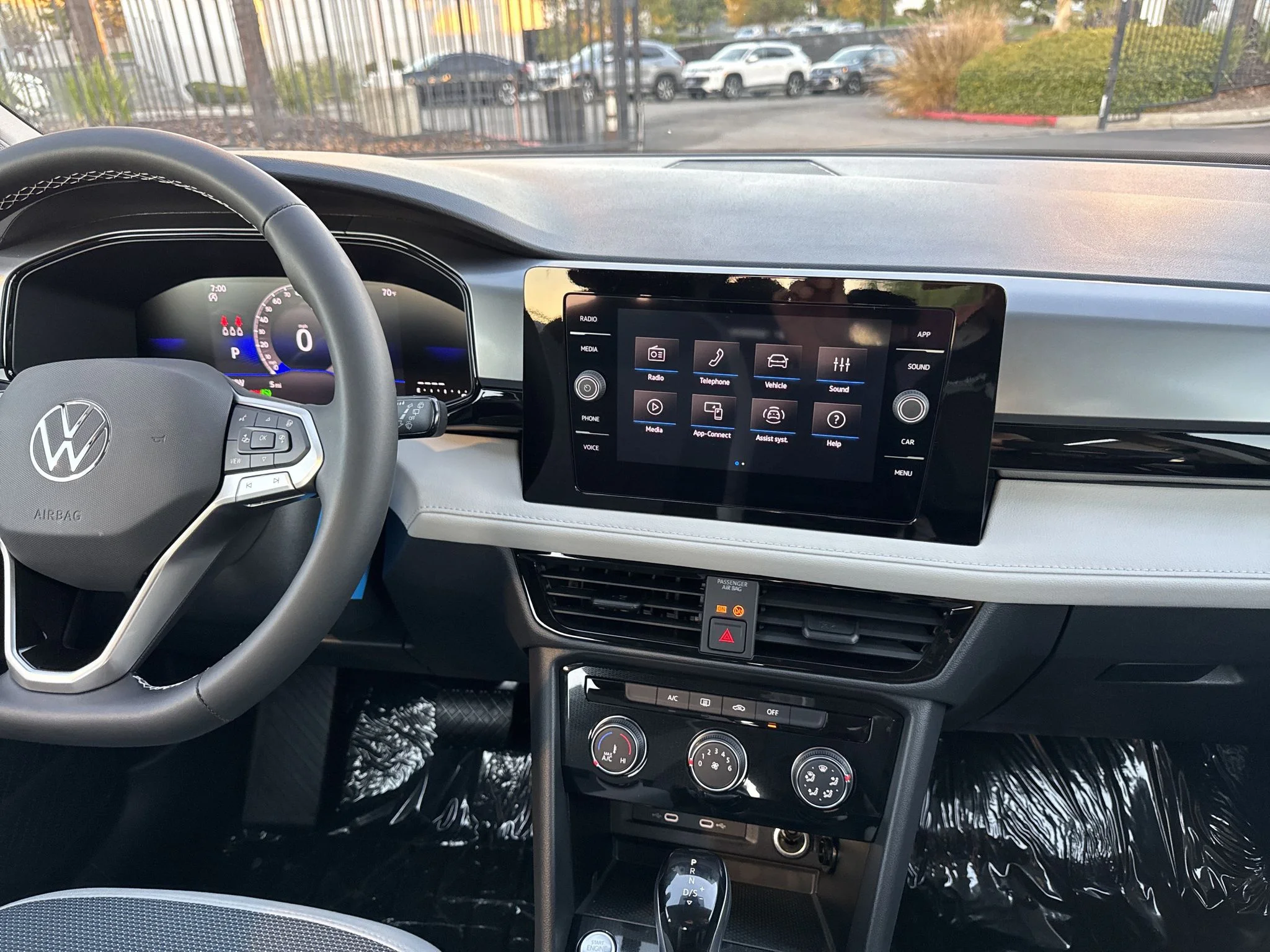 New 2027 Platinum Gray Metallic Volkswagen S image 23