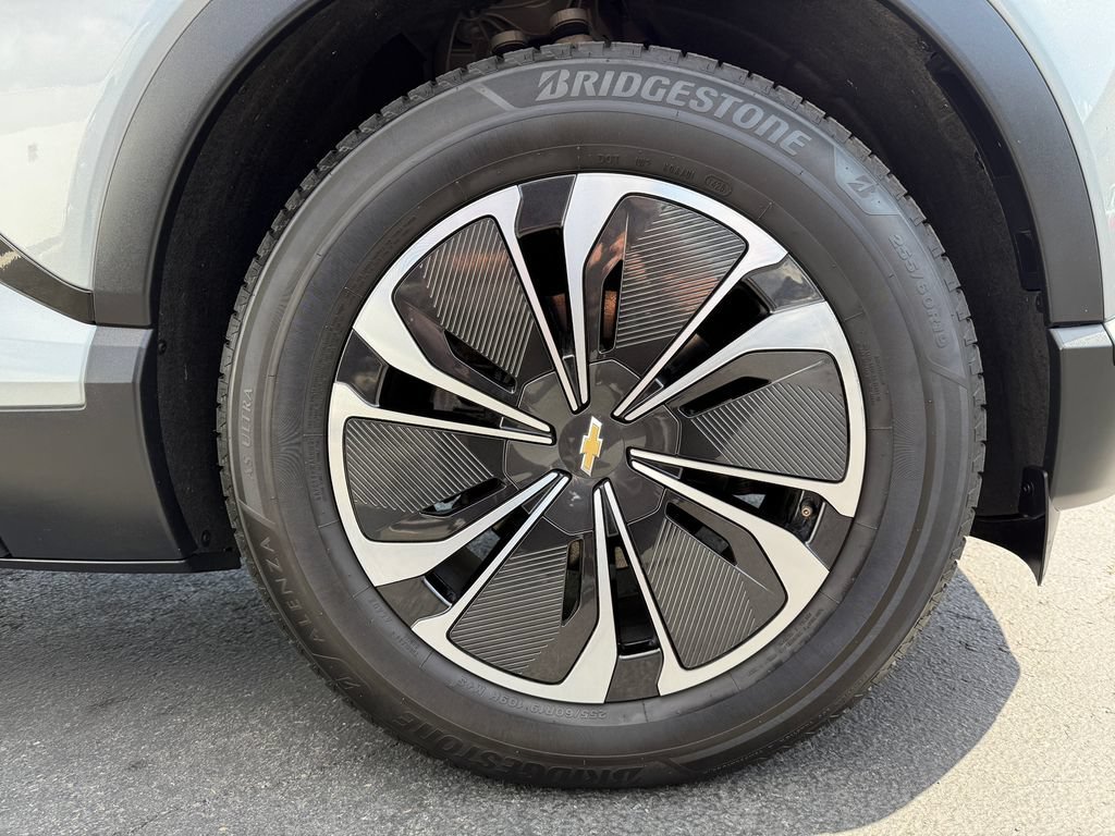 Used 2024 Sterling Gray Metallic Chevrolet LT image 14