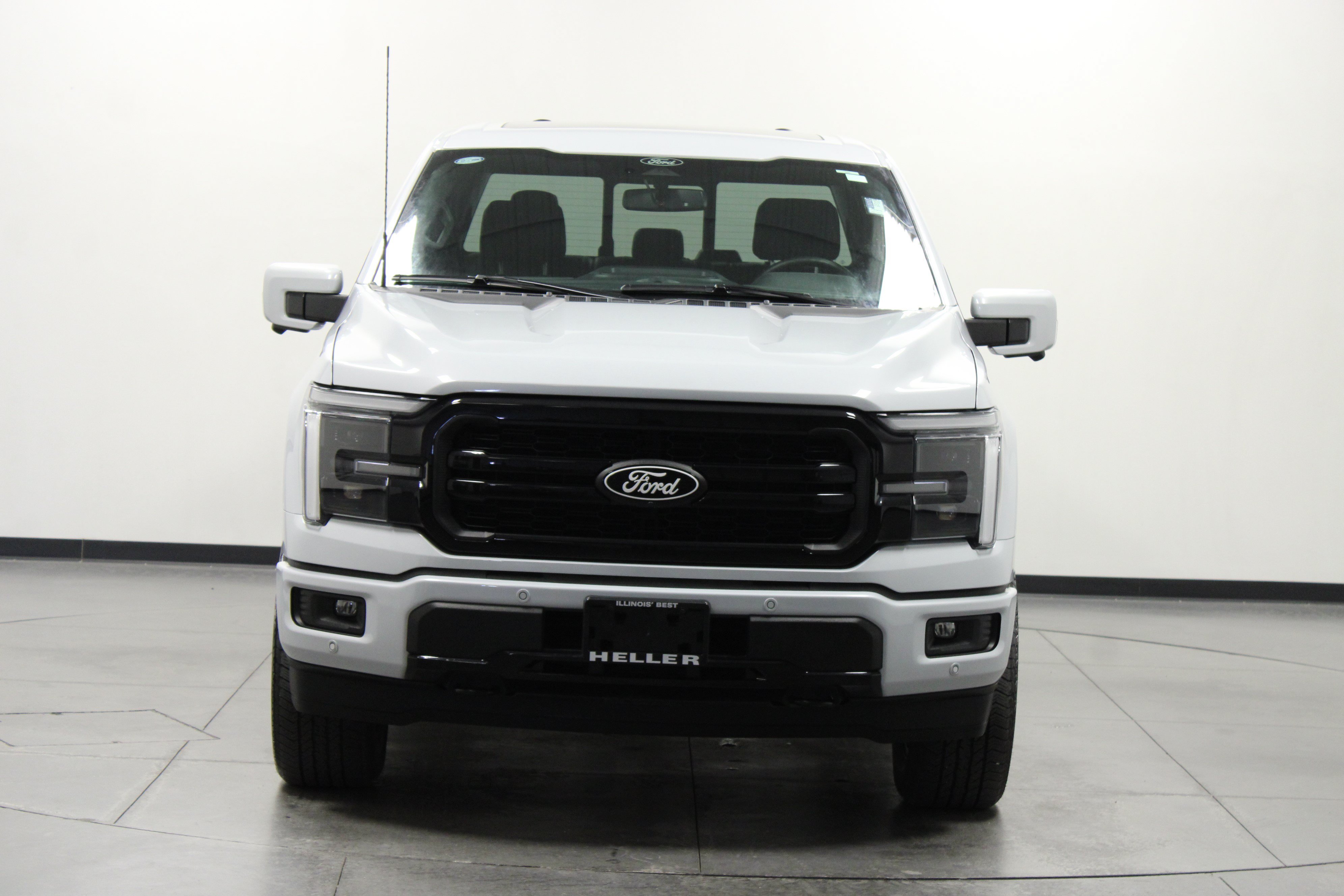 Used 2025 Space White Metallic Ford LARIAT image 9