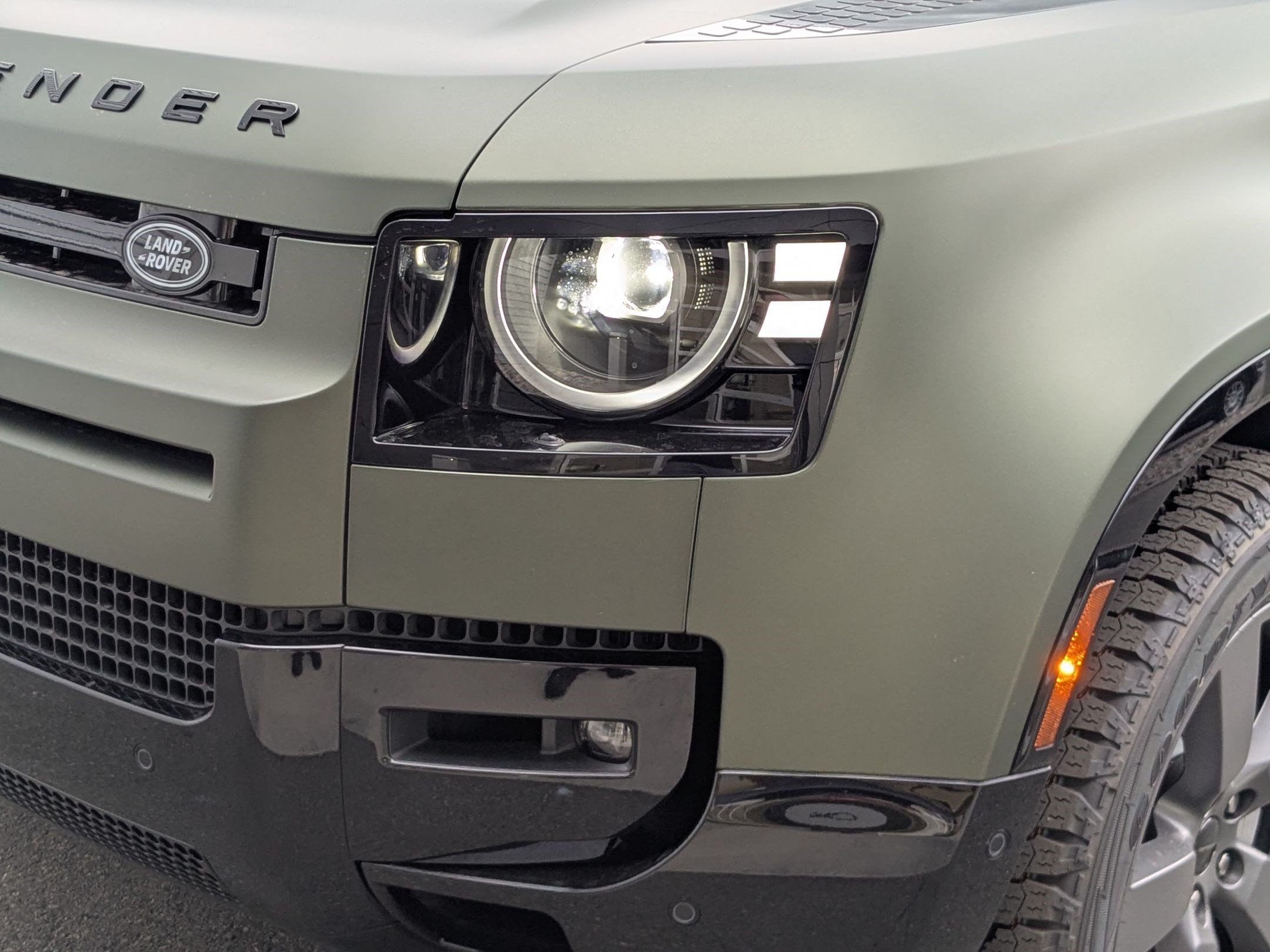 New 2026 Woolstone Green Land Rover P400 X-Dynamic SE image 10