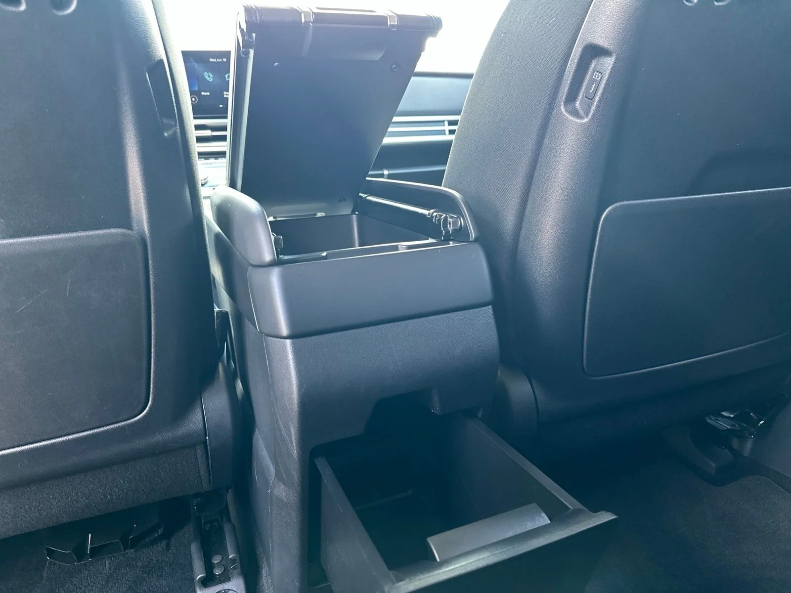 Used 2025 Black Hyundai SE image 23