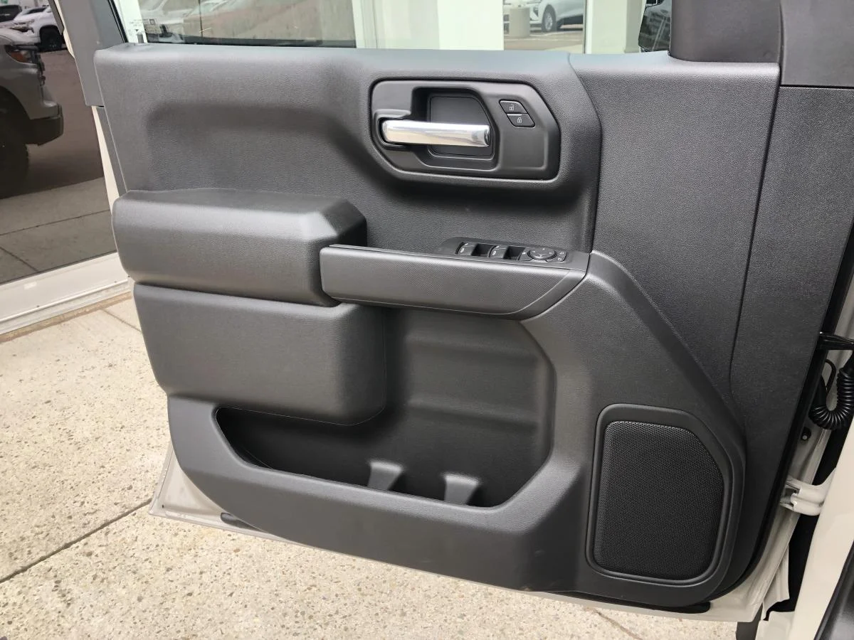 New 2026 White Chevrolet 4wd Crew Cab 147 image 16