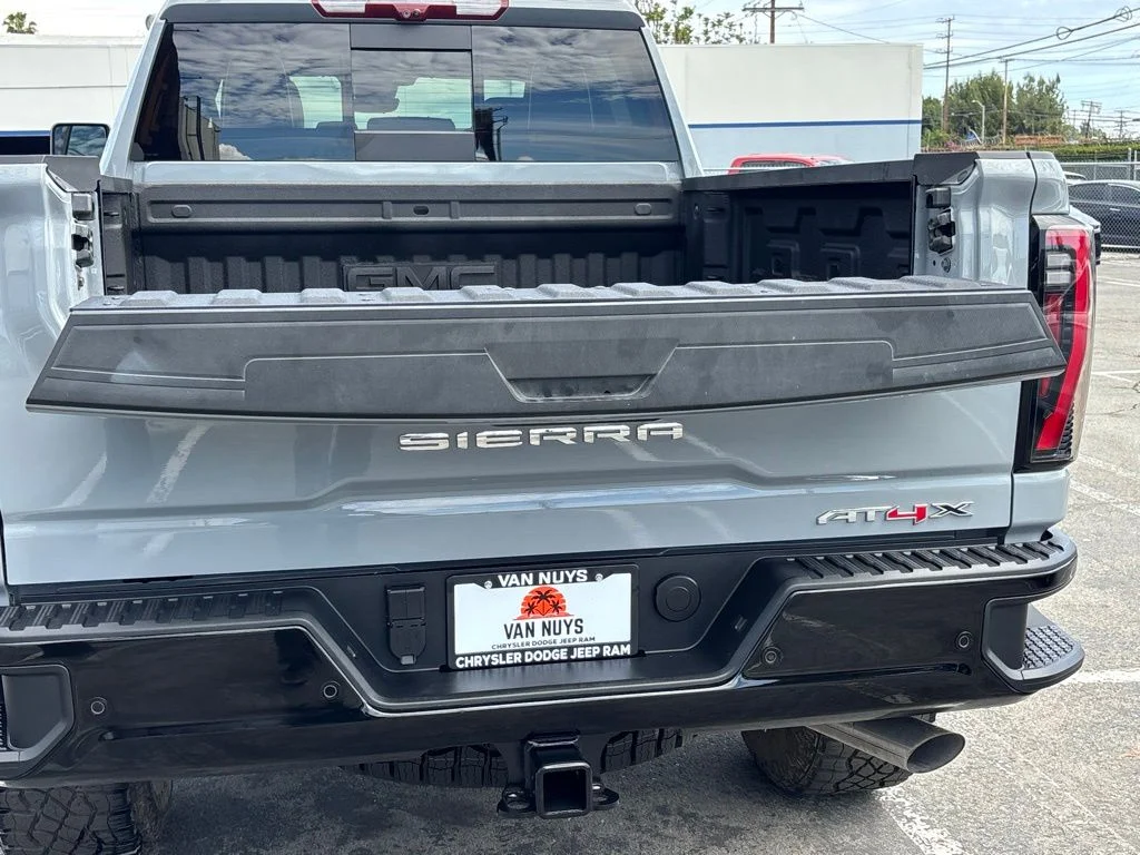 2025 GMC Sierra 2500HD AT4X - Photo 8
