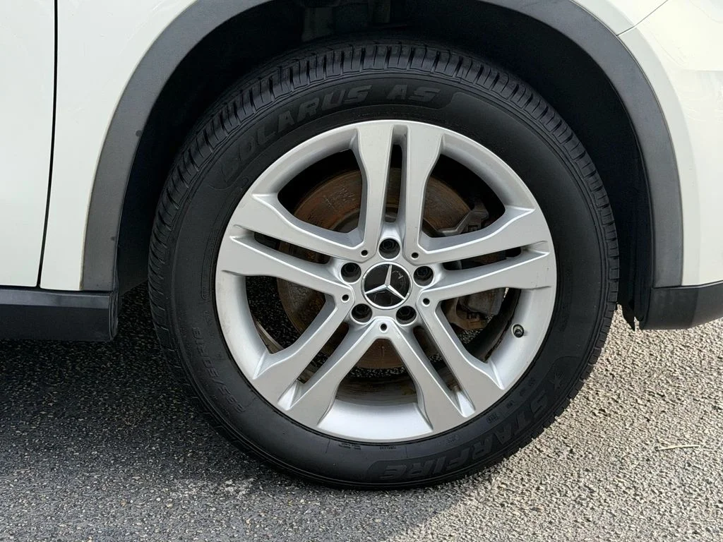 Used 2017 White Mercedes-Benz GLA 250 image 9
