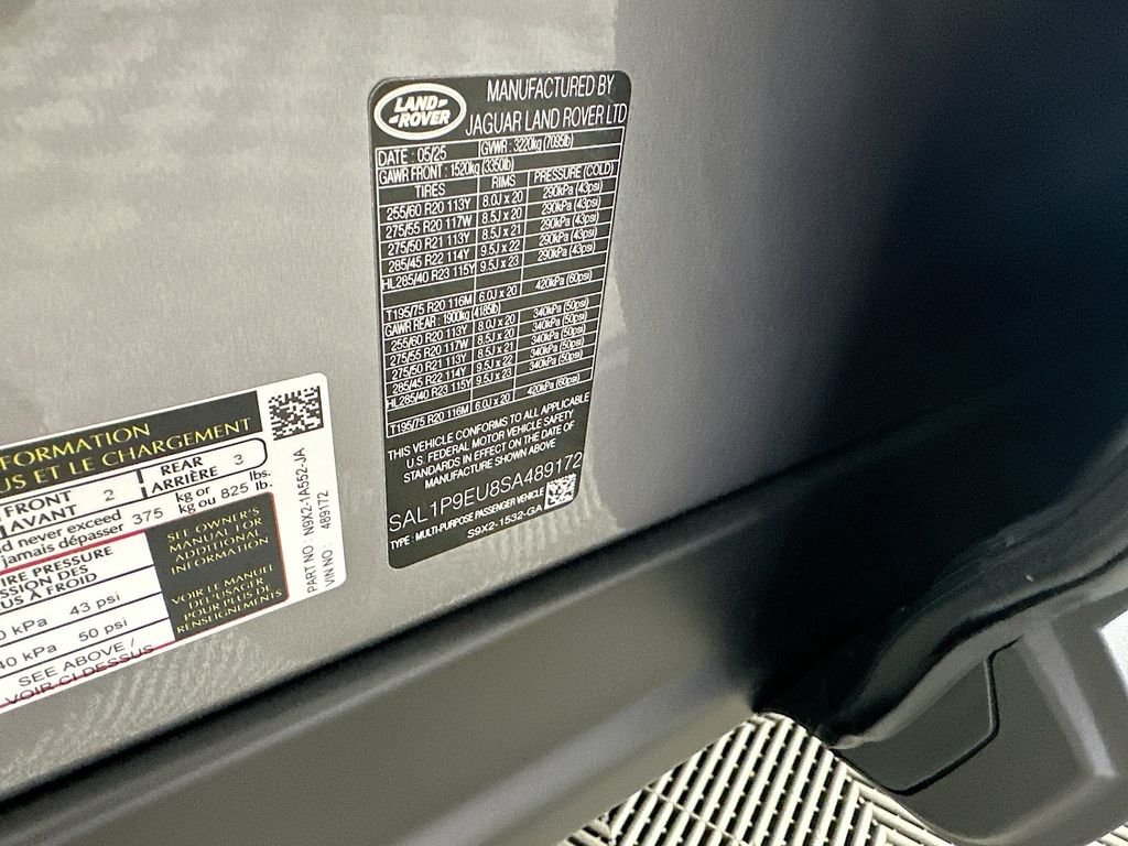 Certified Used 2025 Eiger Gray Metallic Land Rover SE image 30