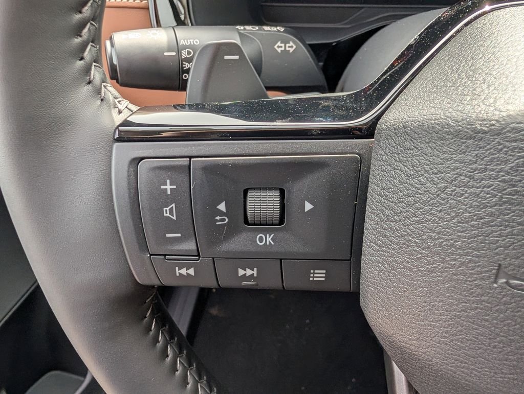 Used 2026 Gray Nissan Platinum image 17