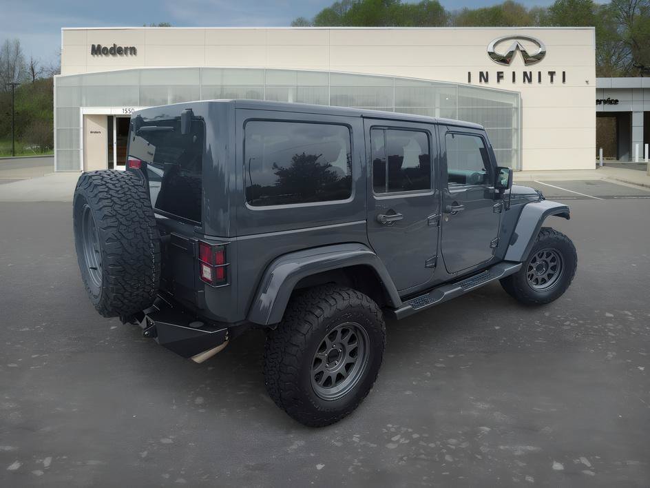 Used 2018 Rhino Clearcoat Jeep Altitude image 4