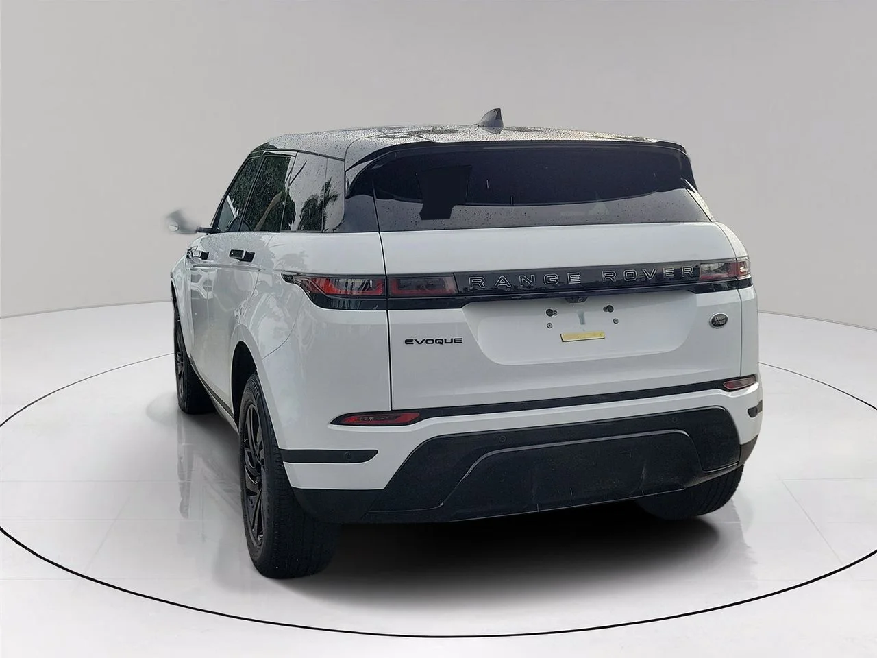 Used 2023 White Land Rover S image 6