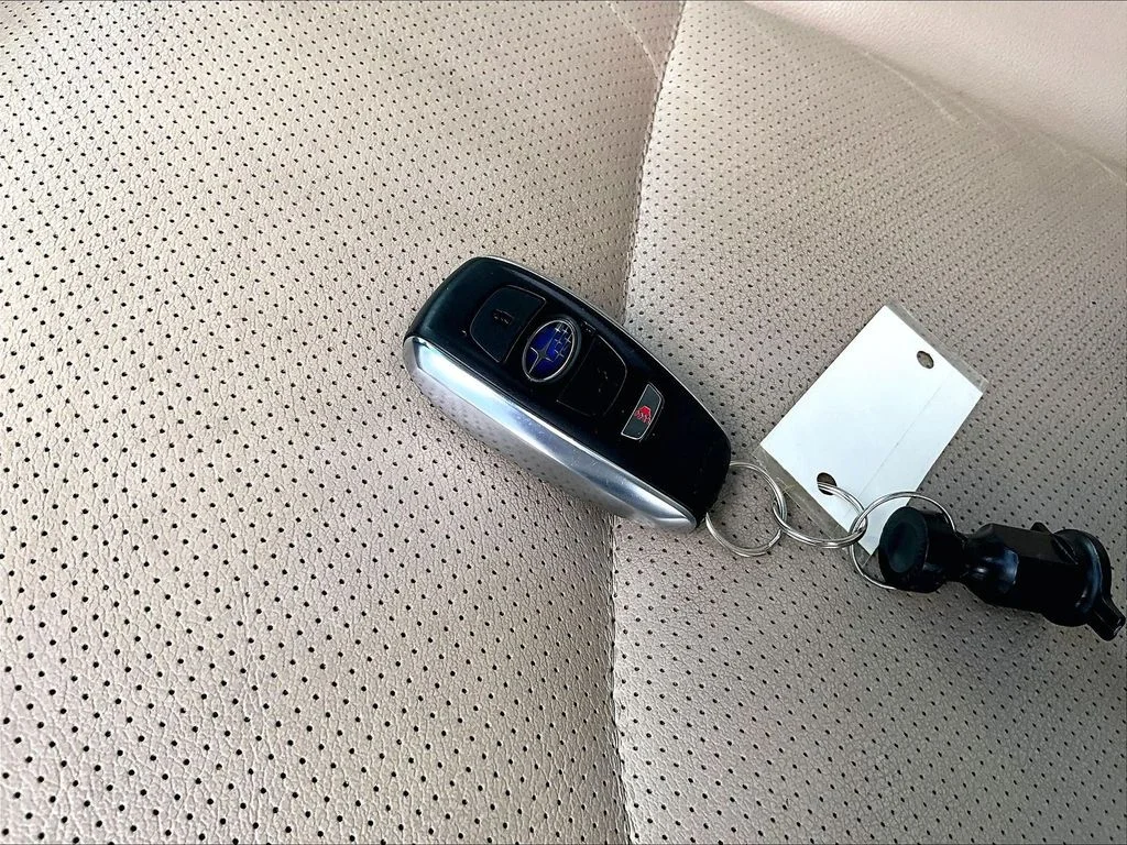 Used 2017 White Subaru 2.5i image 11