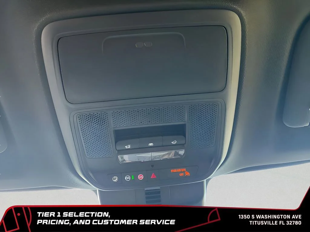New 2026 Glacier White Tricoat GMC Elevation image 36