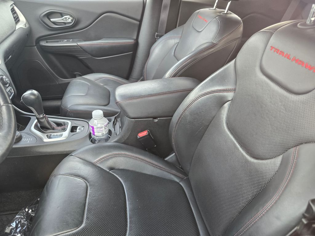 Used 2016 Black Jeep Trailhawk image 22