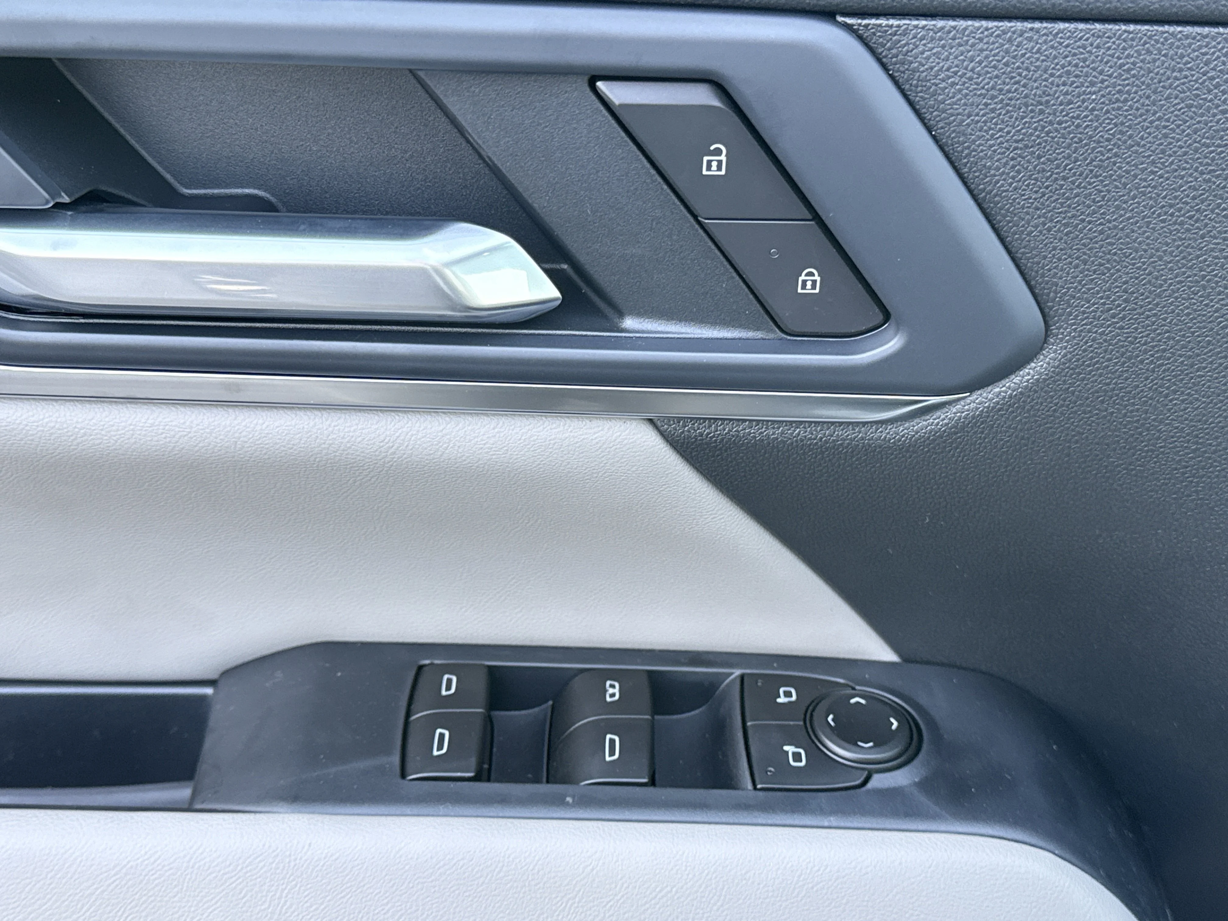 New 2026 Sterling Metallic GMC AWD Elevation image 16