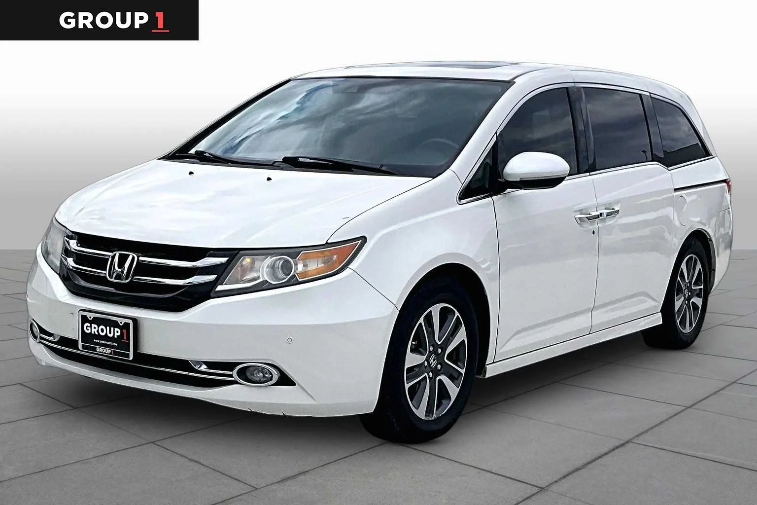 2016 Honda Odyssey Touring's photo