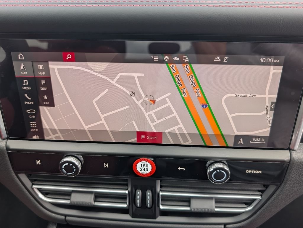 2026 Porsche Macan T - Photo 14