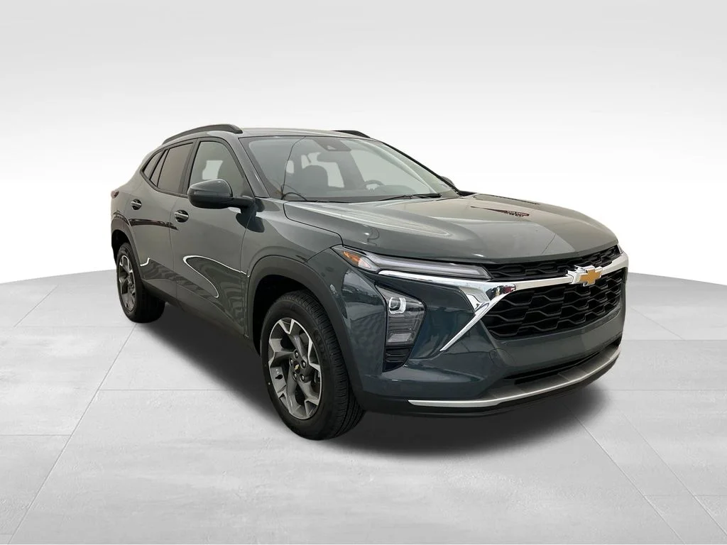Used 2025 Gray Chevrolet LT image 7