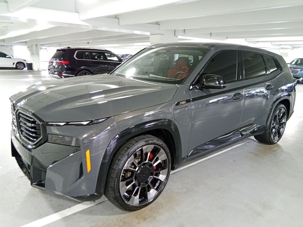 2023 BMW XM -'s photo