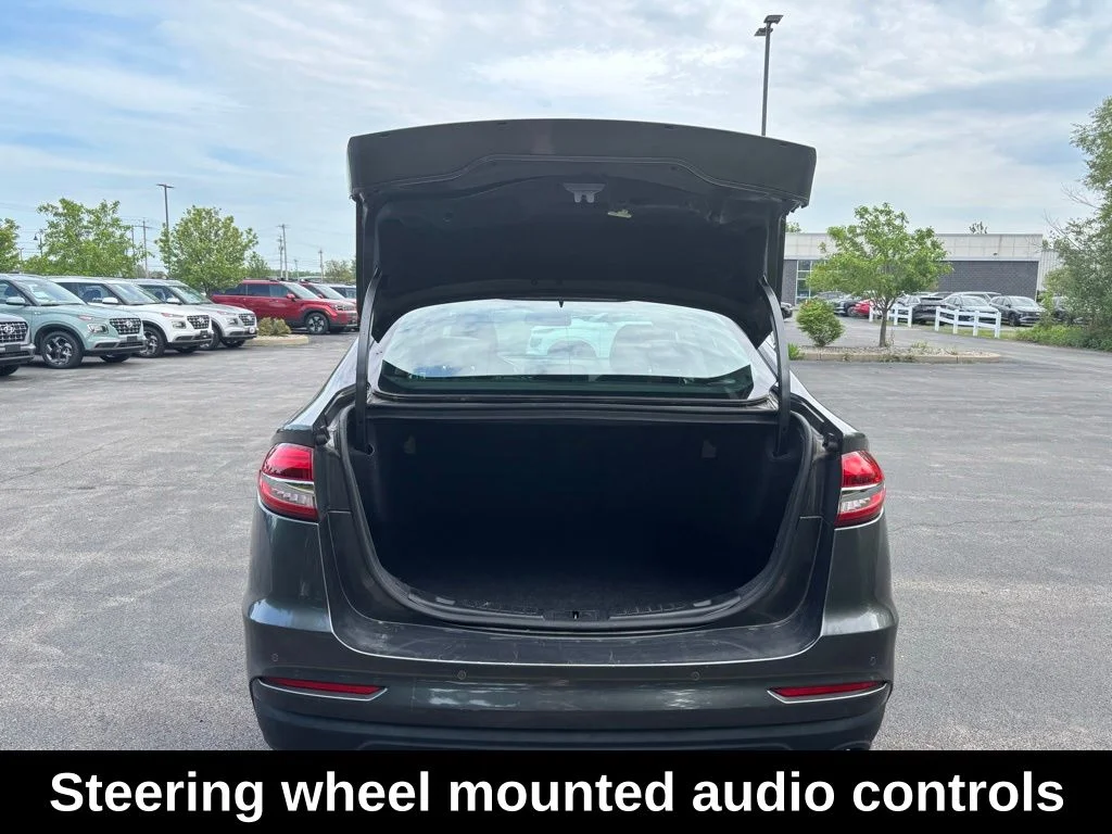 Used 2019 Gray Ford SE image 15