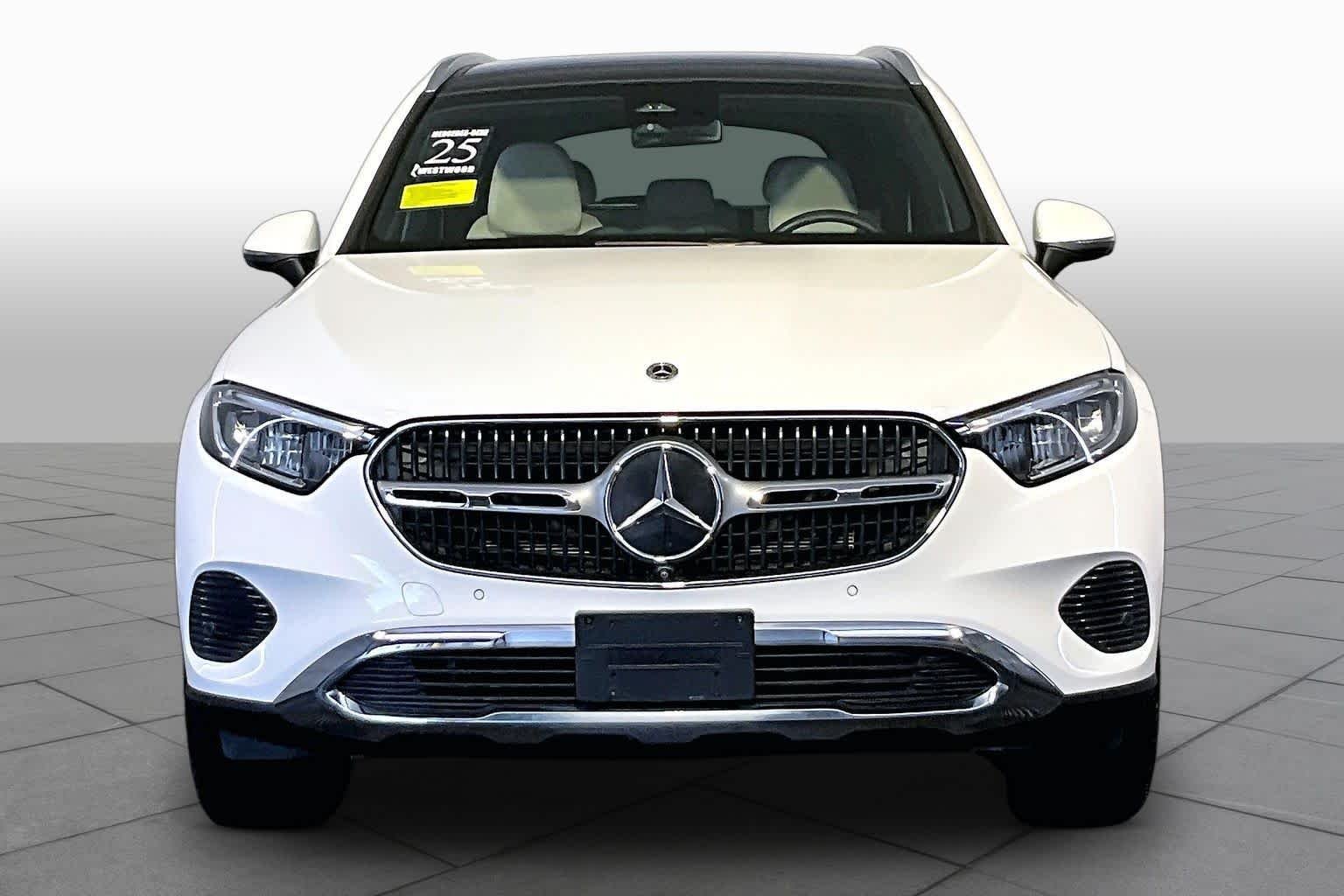 Certified Used 2025 Polar White Mercedes-Benz GLC 300 image 4
