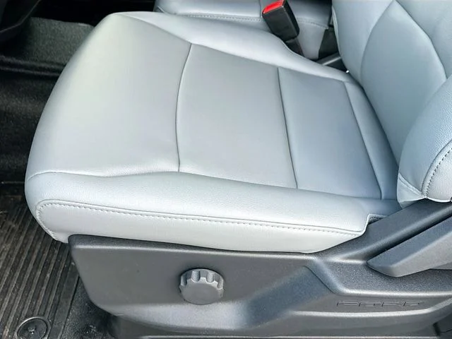 New 2026 Oxford White Ford XL image 13