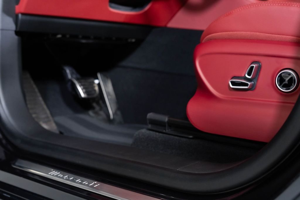 2026 Maserati Grecale Modena V6 - Photo 23