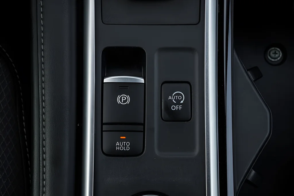 2024 Nissan Pathfinder SV - Photo 41