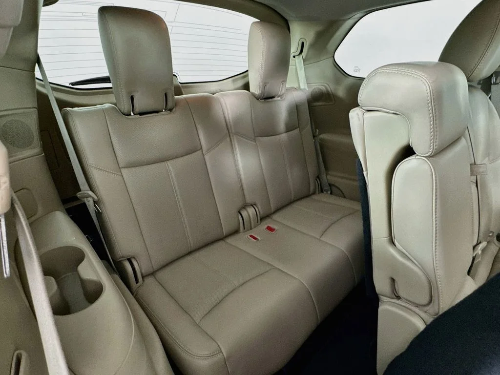 Used 2017 Pearl White Nissan Platinum image 37