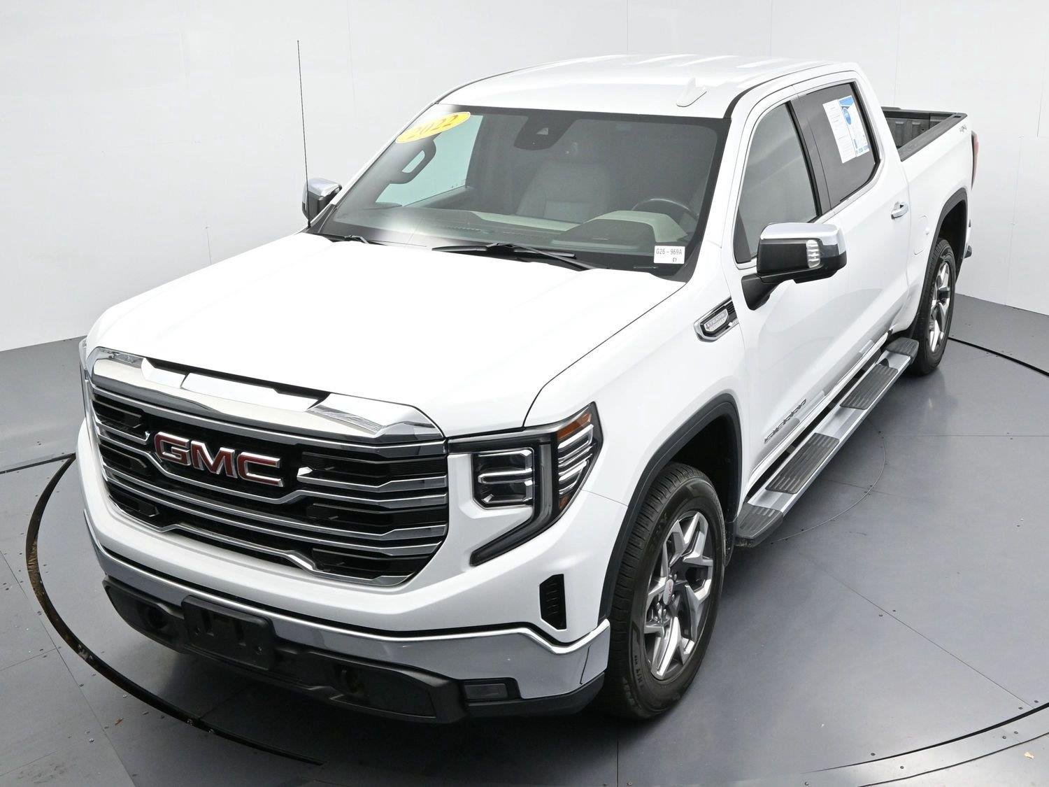 Used 2022 Summit White GMC SLT image 39