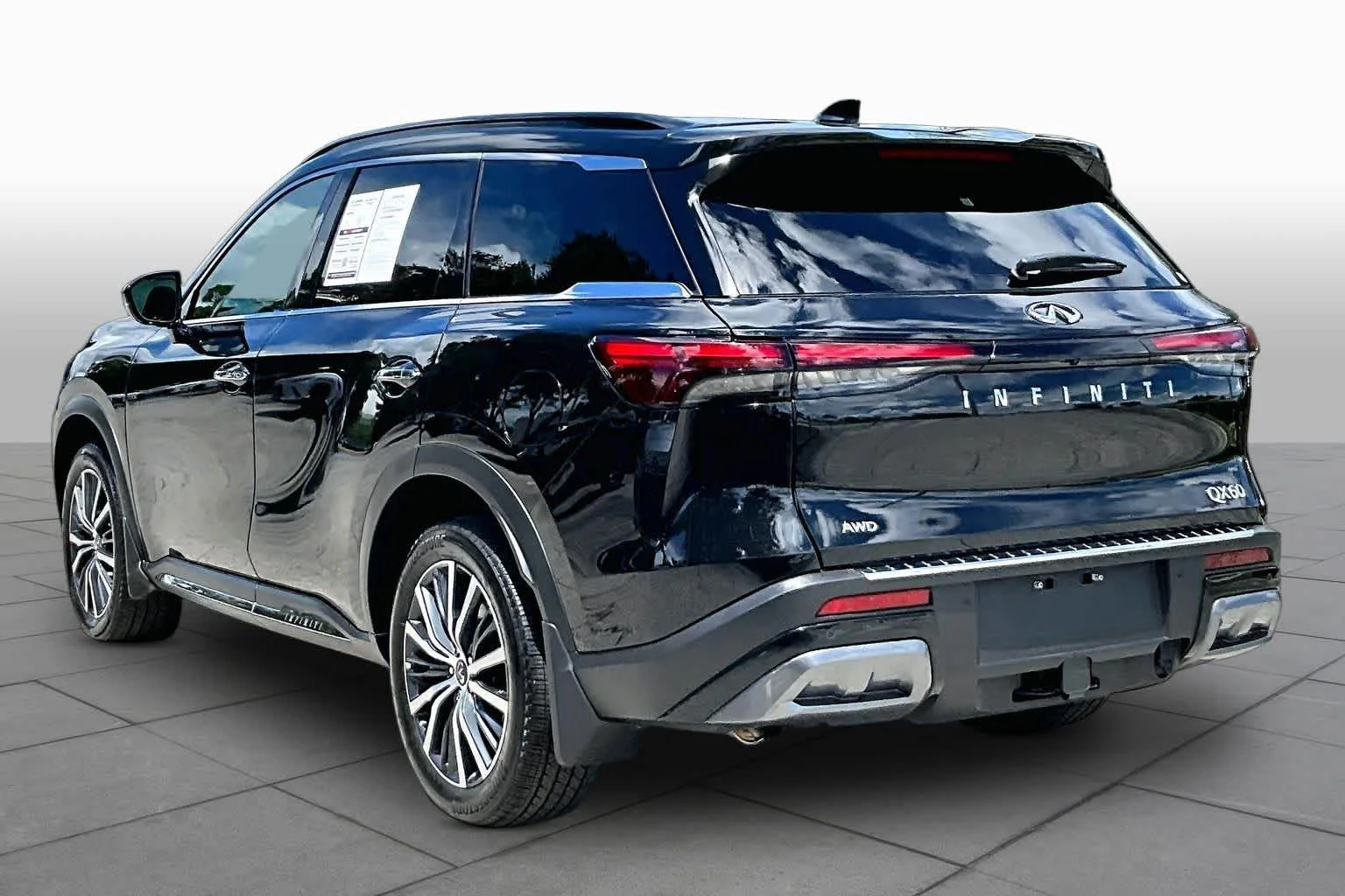 Used 2025 Mineral Black INFINITI AUTOGRAPH image 12