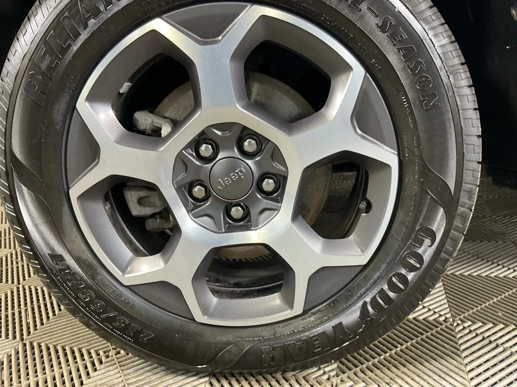 Used 2022 Blue Jeep Trailhawk image 7